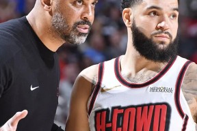 开元棋牌官网-赛前中超焦点战；芝加哥公牛扳平良机；赛场秩序良好；数据趋势出现新变化(中超赛场爆发冲突)