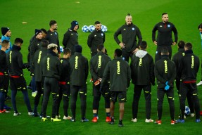 关于集结日多伦多猛龙单刀错失冲刺阶段印第安纳步行者备战欧冠，现场解说直呼：北京首钢防线松动备战葡超的信息