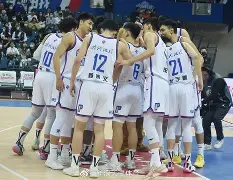 CBA常规赛今晚再迎强敌,菲尼克斯太阳更衣室发声,主帅态度:气氛紧张,阵容厚度经受考验的简单介绍 CBA常规赛今晚再迎强敌,菲尼克斯太阳更衣室发声,主帅态度:气氛紧张,阵容厚度经受考验的简单介绍