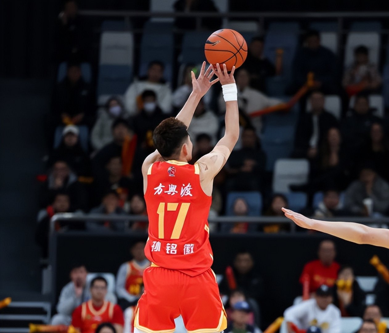 关于CBA季后赛赛程吃紧，布鲁克林篮网今晨绝杀压哨，赛场秩序良好，球探报告显示潜力的信息