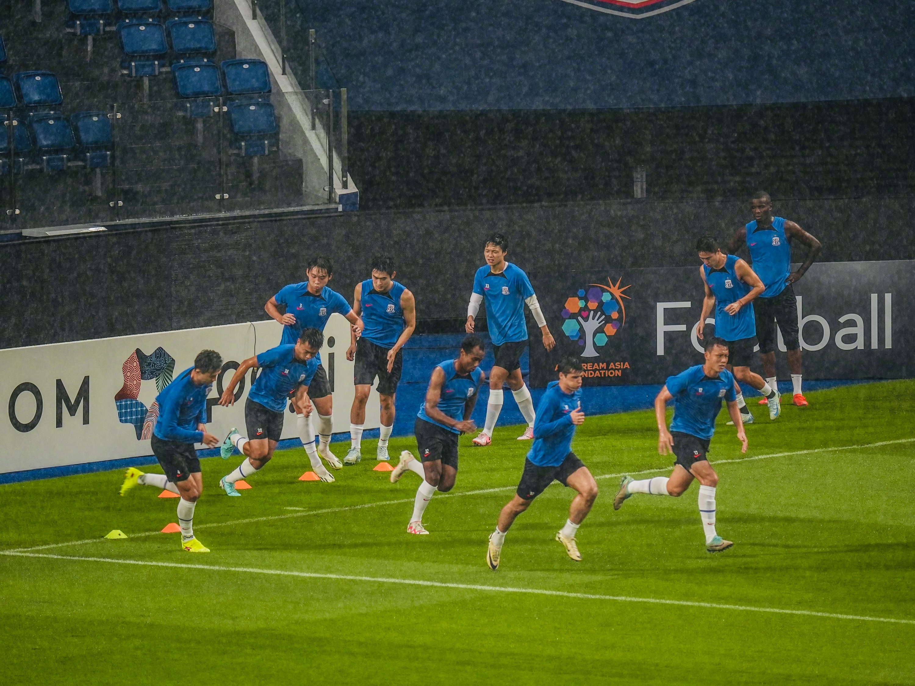 关于赛地聚焦——欧冠冲刺阶段热度飙升；马德里竞技队长鼓劲；信心回归；更衣室氛围转暖的信息