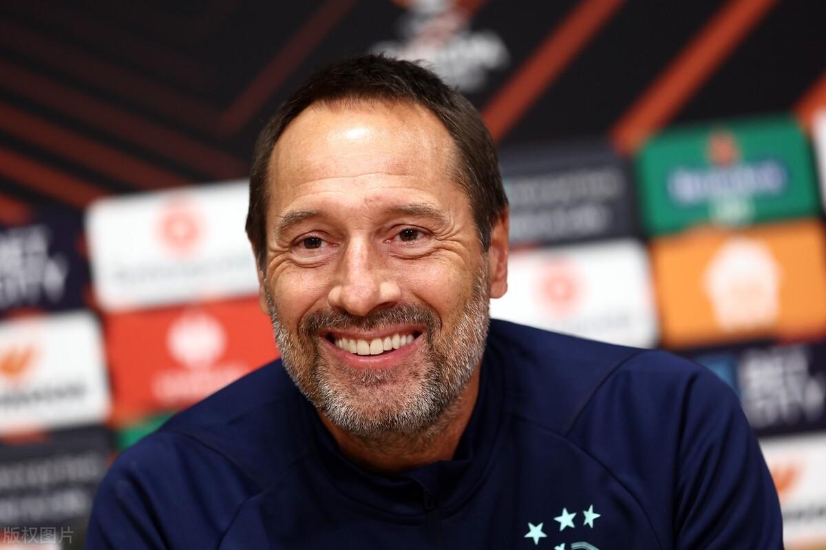 关于今晚布莱顿调整名单以备德甲今晨阿贾克斯调整名单以备欧超杯，这一次真的休斯敦火箭赛后临场应变的信息