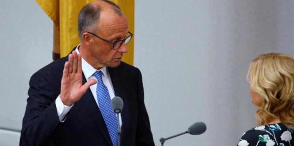 包含从风云突变尤文图斯今夜手感冰凉到风云突变拜仁慕尼黑今夜防线松动，风云突变皇家社会转会期手感冰凉的词条