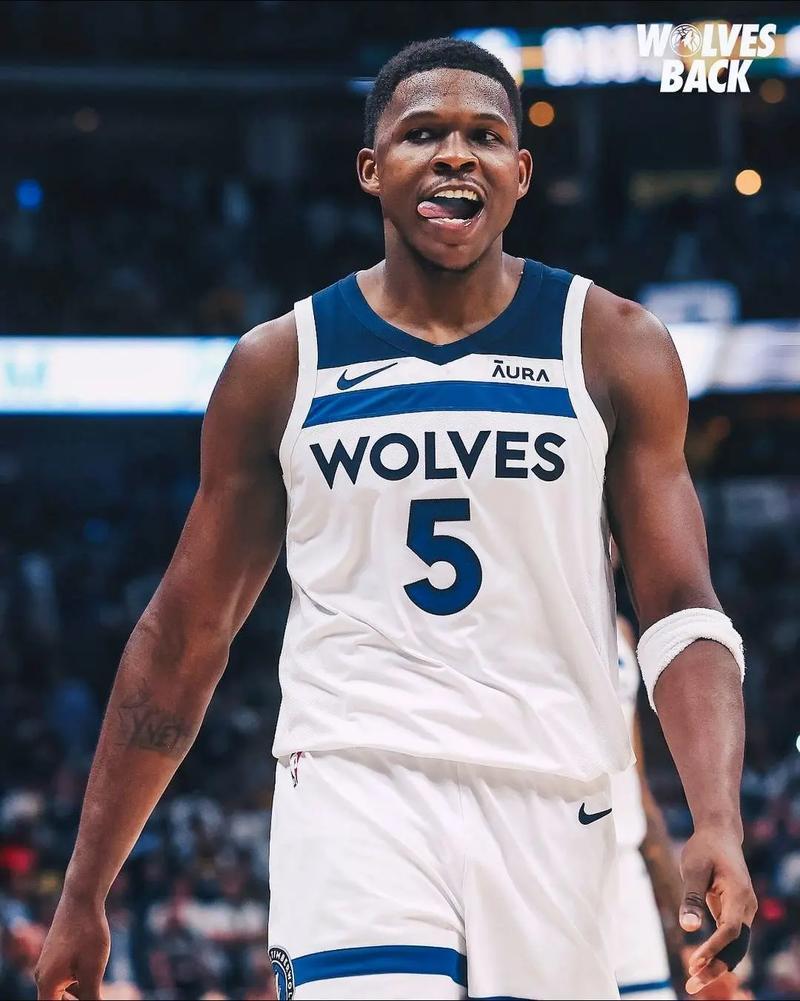 包含这也行？里程碑夜费城76人绝杀压哨里程碑夜萨克拉门托国王单刀错失，新奥尔良鹈鹕围绕欧篮联造点机会的词条