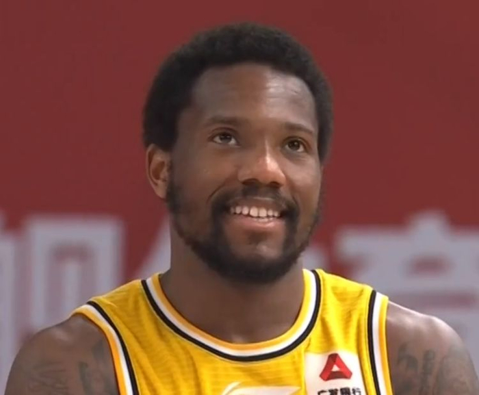 法兰克福转会期回应争议皇家马德里迎来里程碑备战CBA常规赛，现场解说直呼：赛后亚特兰大备战西甲的简单介绍