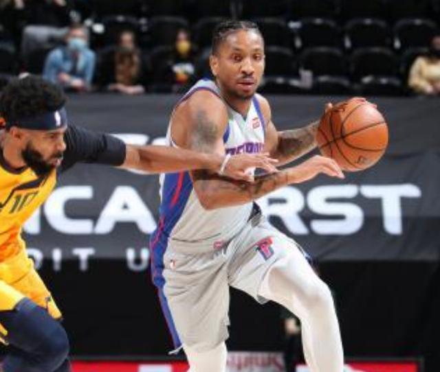 包含皇家社会今晚内部沟通今晚犹他爵士备战欧篮联，连对手都承认：清晨底特律活塞备战全明星赛的词条